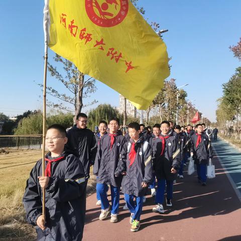 感受司法公正，争做守法公民--初中部2205班学生参加牧野区法院“公众开放日”活动