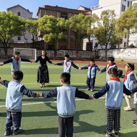 留爱心 守欢心 ——东关小学开展留守儿童“笑起来”活动