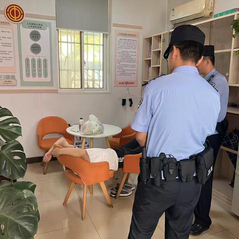 暖心救助生病流浪汉，送往救助站