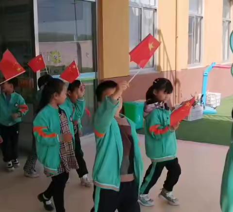 “走出去，拥抱大自然”---拳铺镇第二中心幼儿园踏青活动