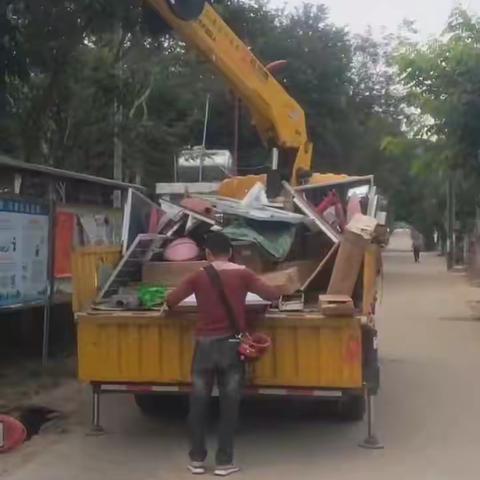 【我为群众办实事】维修路灯添光明，照亮道路暖民心
