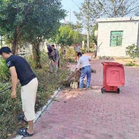 辞旧迎新 为爱前行—亚要村村开展环境大扫除活动