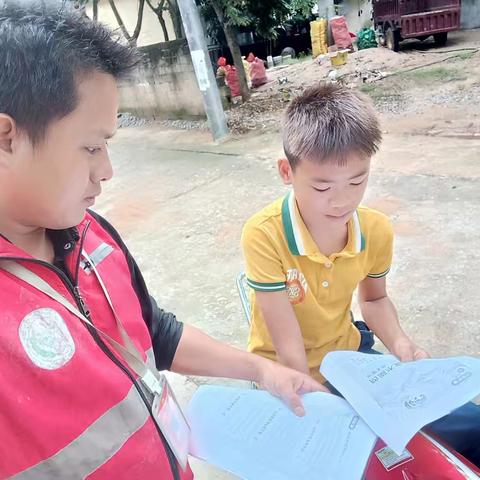 东河镇亚要村网格员开展防溺水宣传活动