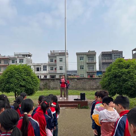 鹭鸶港乡荒洲小学“引领成长，校园因我更精彩”国旗下讲话