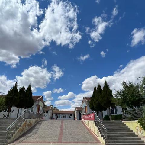 泥河湾中心学校六年级师生座谈会