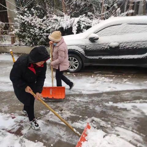 以雪为令—营东社区开展雪天安全隐患排查行动