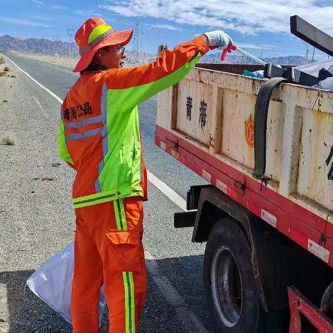 军徽映路徽，八一特辑 ——黄沙卷，烽烟漫，军旅情，公路人