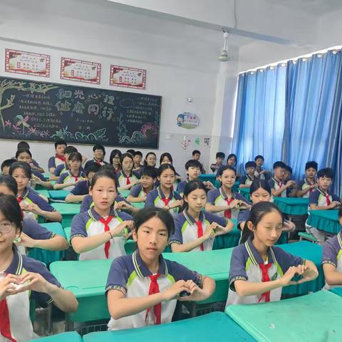 以手势之名 舞心灵之美——乐平三小六（3）班延时服务特色课程手势舞
