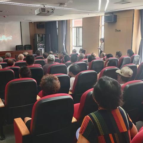 杨圪塄街道安居社区开展“讲好民族团结故事 奏响民族团结之章”故事分享会