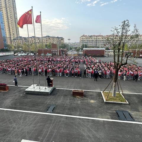 乐平五中国旗下的讲话：长风破浪会有时 直挂云帆济沧海