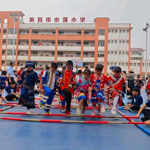 八桂校园石榴红 同心共筑中国梦 ——来宾市水落小学2026年班级朗读比赛暨民俗体验活动