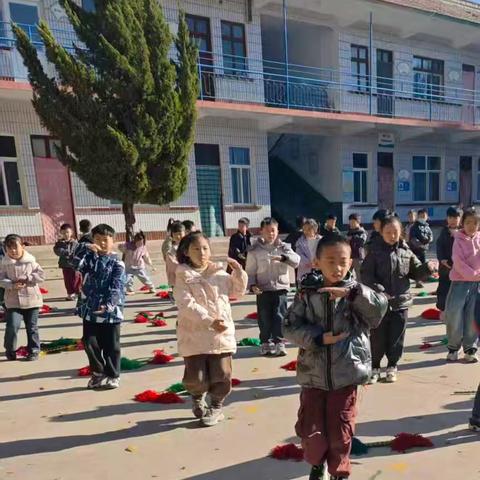 阳光体育，健康成长——索堡镇悬钟小学开学初大课间活动纪实