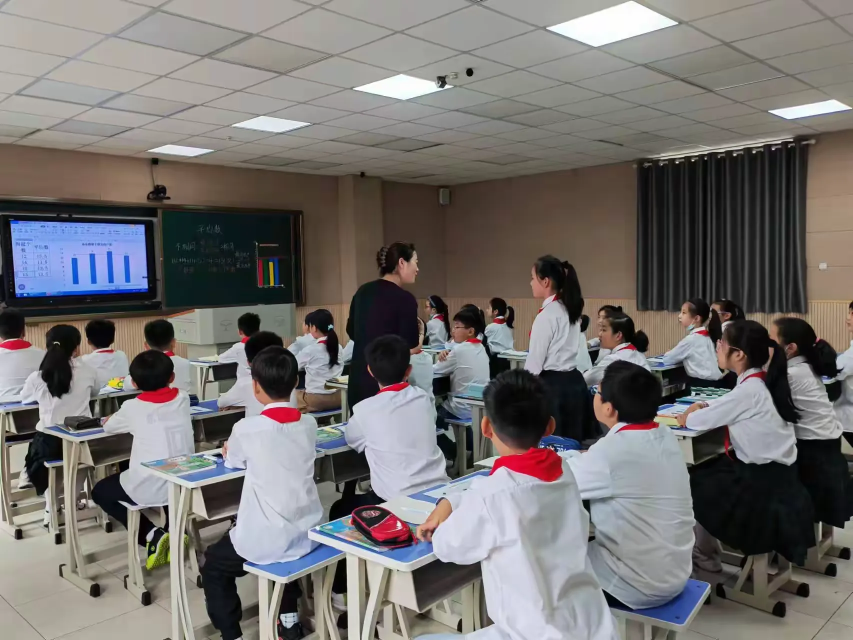 简篇-同课巧设计,异构显匠心--东城区数学骨干班同课异构研修活动
