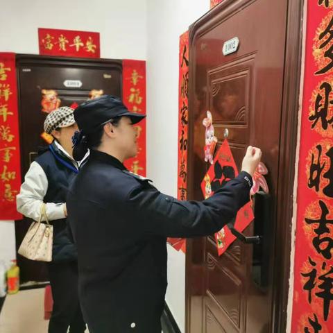 咸宁社区开展“警社共治文明养犬”宣传活动