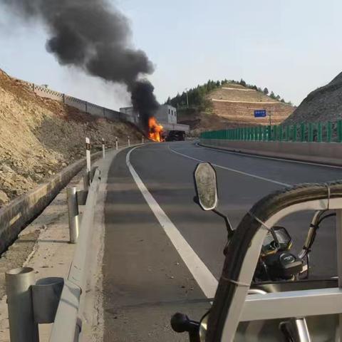 迎战交通安全事故 高效处置公路险情
