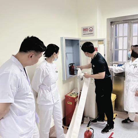 消防安全常抓不懈—I期病房消防培训及演练