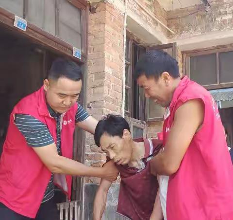 分散特困供养户的守护神