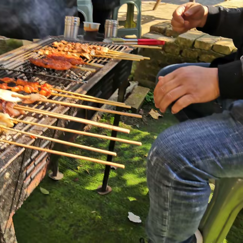 烧烤美食+户外活动=完美团建——上海奉贤乐活营地自助烧烤团建活动