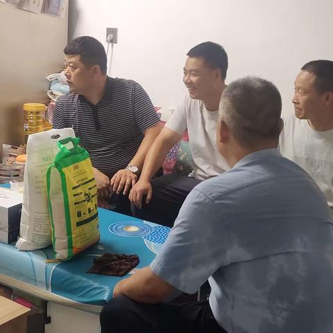 “八一”建军情，走访暖人心——                  红化社区开展走访慰问辖区烈士家属