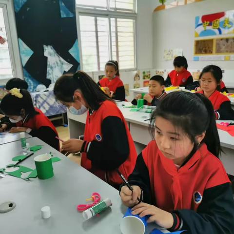 巧手践环保 童心护文明——州东中心小学公益行动