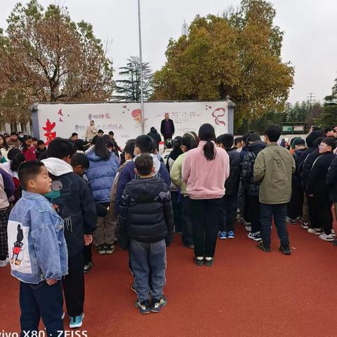 筑牢安全防线  构建和谐校园  ——贾汪区潘安湖街道西大吴小学举行“安全教育周”系列活动