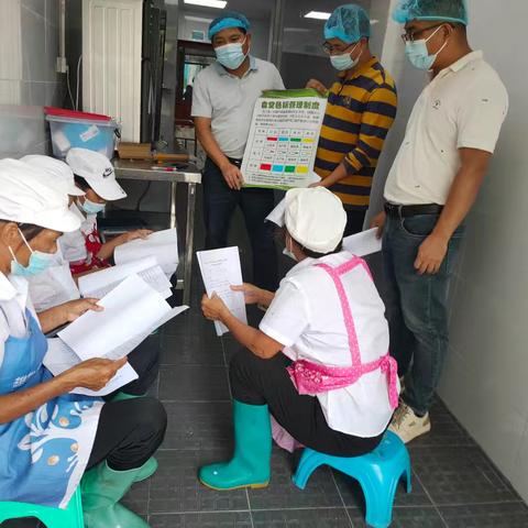 强化从业人员培训   筑牢食品安全防线——坡心镇中心小学开展食堂从业人员食品安全专项测试+培训