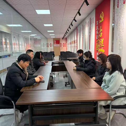 云水社区组织全体工作人员召开周例会及集中学习《开局起步，习近平强调政绩观“要对头”》