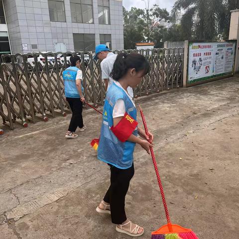 临高县妇幼保健院开展“携手共建卫生城，齐心同育文明花”活动