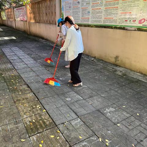 临高县妇幼保健院开展“你我携手，文明同行！”活动