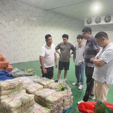 孙建华带队调研菜篮子三级保供体系建设