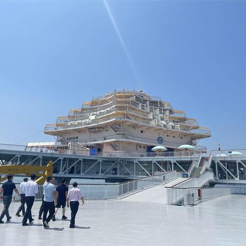 三亚农投集团同市农业农村局前往海洋之星调研渔业养殖和休闲渔业渔旅平台