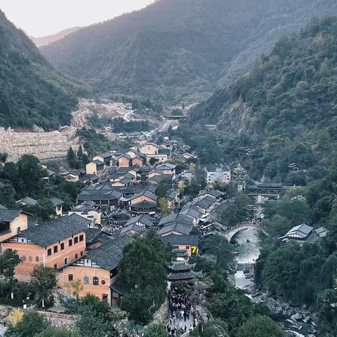 望仙望谷望人间，天下独秀三清山——记瑞昌市第七中学出游活动