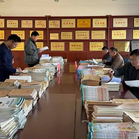 抓常规，重教学，促提升—黄泥冈镇中心小学教学常规检查