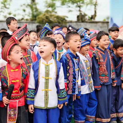 潮聚三月三·和谐在八桂——泉东小学“三月三”民族传统文化进校园活动