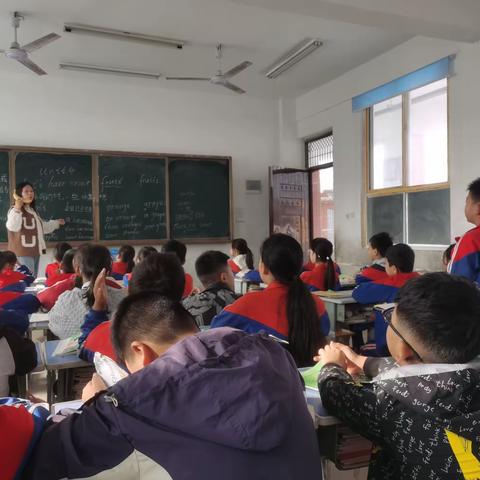 “以课促质，学习共进”——梁庄镇东方小学公开课纪实。