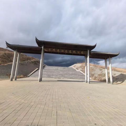 清明假期：铭记与前行
