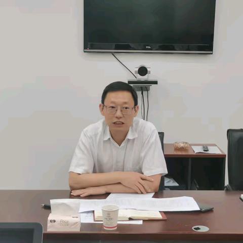 市分行党委委员、副行长饶朝元（主持工作）＂下沉一级＂参加竹溪支行二季度内控案防分析会