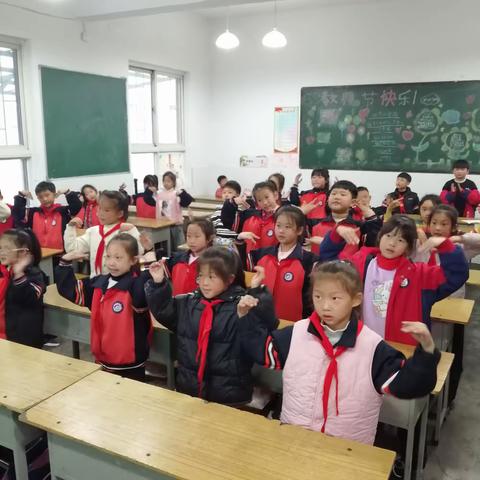 指尖跳动    舞出精彩——小东关小学二（1）班手势舞