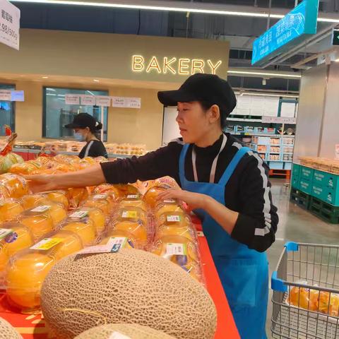 恪守职责，精益求精——和润城店水果课卖手陈伦翠