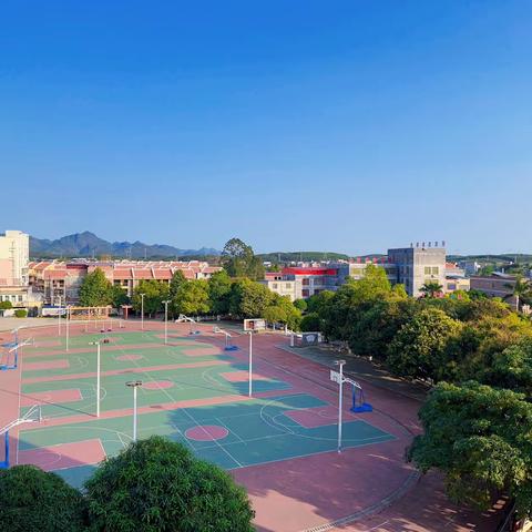 逐鹿而上，踏梦前行——来宾市兴宾区迁江镇中心小学家长会