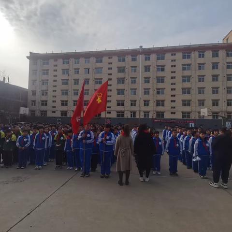 清明寄哀思，献花祭英烈——朝阳民族小学清明节扫墓活动纪实