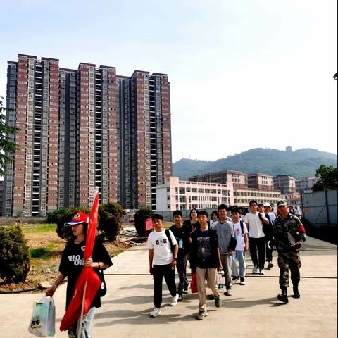 研学旅行增见识，寓教于乐助成长———韦源口中学八年级矿博园旅行活动纪实