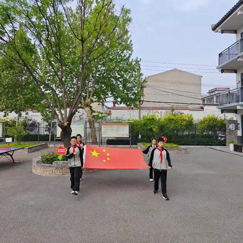 春风四月暖，童年沁书香 —复兴区齐村小学读书日主题升旗仪式