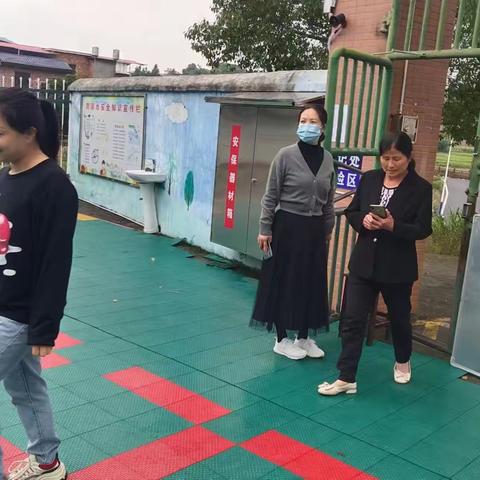 家校共育   静待花开  ——  淡塘教学点召开预防溺水家长会