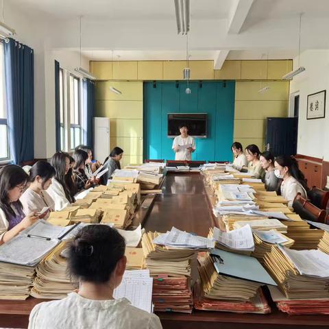 精研教案，细琢作业——内埠镇中心小学教学常规检查