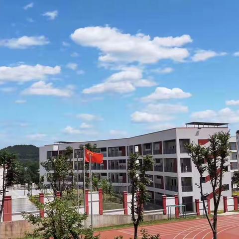 新星学校小学部——书法社团风采展示 指导教师：周晓英