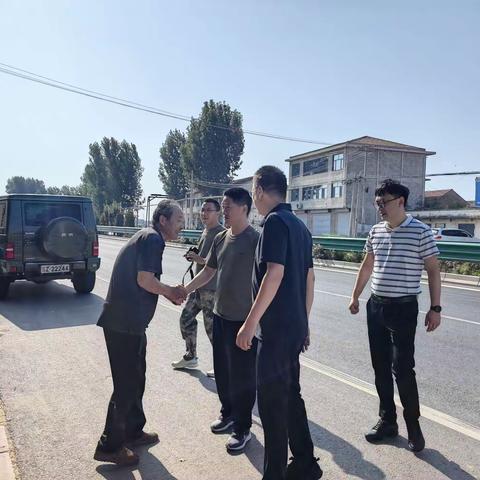 “七一”慰问老党员 共忆初心显真情