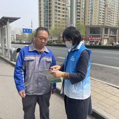 恒大雅苑社区开展“泉”心全力垃圾分类志愿宣传活动