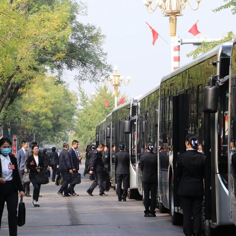 公交公司圆满完成市人代会车辆保障工作