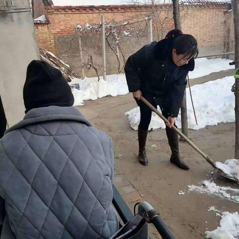 网格献情，除雪安康，温暖孤寡空巢老人心